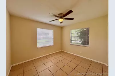 423 Glenwood Drive, West Palm Beach, FL 33415 - Photo 14