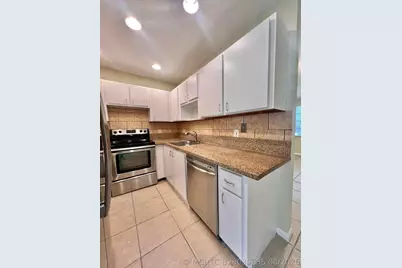 423 Glenwood Drive, West Palm Beach, FL 33415 - Photo 2