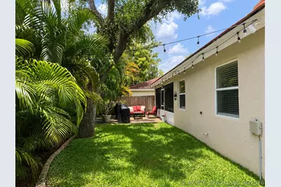12280 Dartmoor Drive, Wellington, FL 33414 - Photo 2