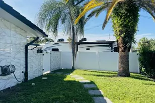 2531 Gulfstream Ln, Fort Lauderdale, FL 33312 - Photo 12