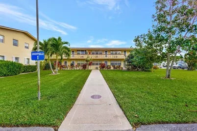 211 Sheffield I, West Palm Beach, FL 33417 - Photo 2