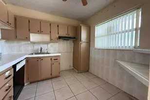 6005 Del Lago Cir, Sunrise, FL 33313 - Photo 10