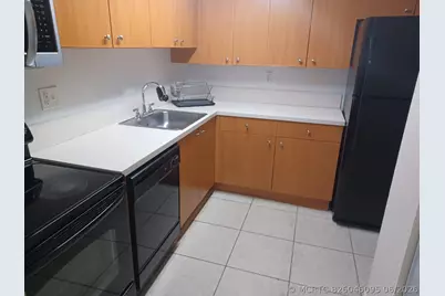 407 Executive Center Drive #203, West Palm Beach, FL 33401 - Photo 4