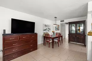 347 Windsor O, West Palm Beach, FL 33417 - Photo 8