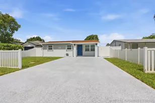 128 NW 10th Ave, Delray Beach, FL 33444 - Photo 2