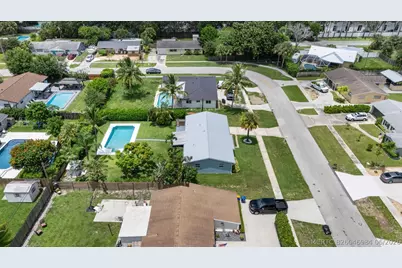 204 Circle E, Jupiter, FL 33458 - Photo 6
