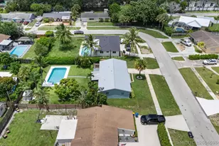 204 Circle E, Jupiter, FL 33458 - Photo 6