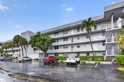 118 Royal Pk Drive #1f, Oakland Park, FL 33309 - Photo 1