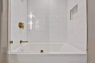 159 NE 6th St, Miami, FL 33132 - Photo 10