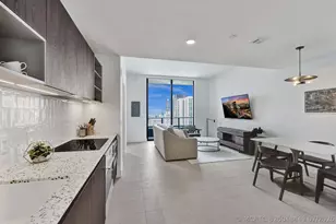 159 NE 6th St, Miami, FL 33132 - Photo 2
