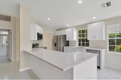 1256 NW Bentley Circle #B, Port Saint Lucie, FL 34986 - Photo 6