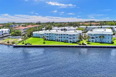 9 Colonial Club Drive #305, Boynton Beach, FL 33435 - Photo 2