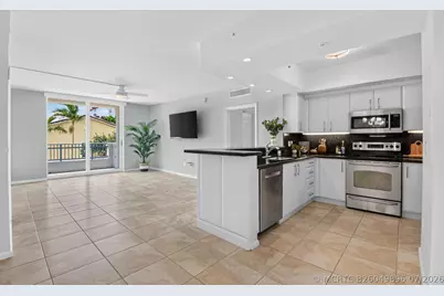 403 S Sapodilla Avenue #307, West Palm Beach, FL 33401 - Photo 2