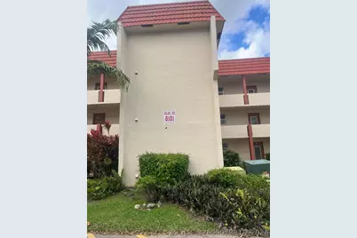 8101 N Sunrise Lakes Drive N #302, Sunrise, FL 33322 - Photo 2