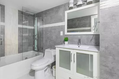 19380 Collins Avenue #1527, Sunny Isles Beach, FL 33160 - Photo 4