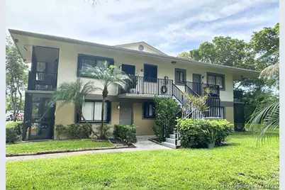 588 Trace Circle #211, Deerfield Beach, FL 33441 - Photo 1
