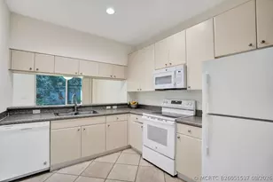 6379 Bella Circle W, Boynton Beach, FL 33437 - Photo 20