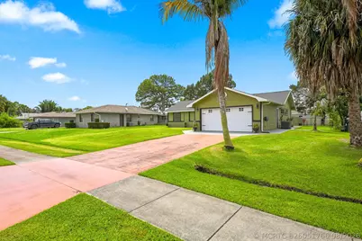 450 SE Thornhill Drive, Port Saint Lucie, FL 34983 - Photo 4