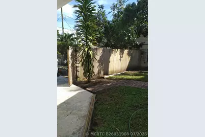 918 S M Street #back house, Lake Worth, FL 33460 - Photo 12