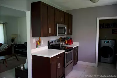 11150 Peachtree Drive, Miami, FL 33161 - Photo 10