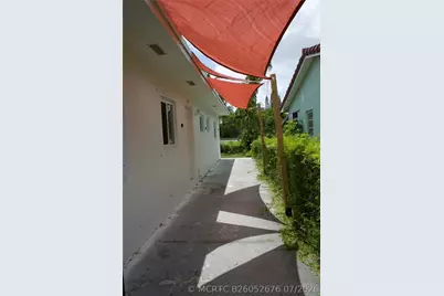 11150 Peachtree Drive, Miami, FL 33161 - Photo 32