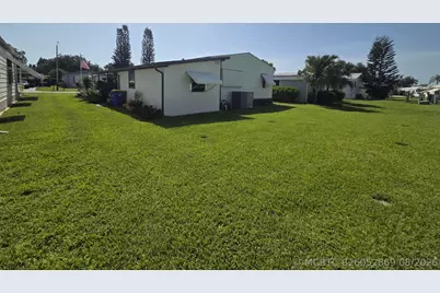 8020 SE Shenandoah Drive, Hobe Sound, FL 33455 - Photo 20