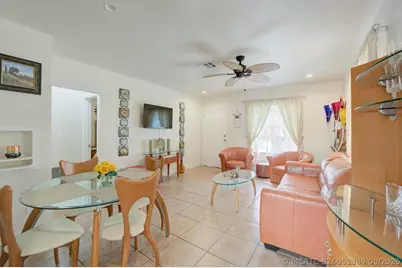1136 NE 17th Way #1-2, Fort Lauderdale, FL 33304 - Photo 2