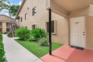 6043 10th Ave N, Greenacres, FL 33463 - Photo 4