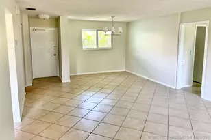 421 S Lakeside Dr, Lake Worth Beach, FL 33460 - Photo 4