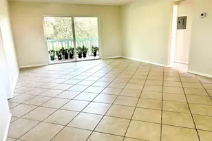 421 S Lakeside Dr, Lake Worth Beach, FL 33460 - Photo 2