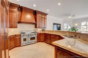 1320 S Lakeside Dr, Lake Worth Beach, FL 33460 - Photo 10