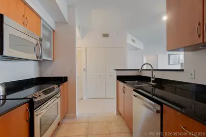 804 E Windward Way #621, Lantana, FL 33462 - Photo 2