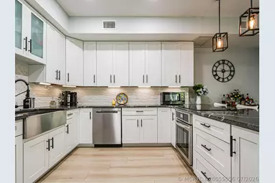 524 7th Square #102, Vero Beach, FL 32962 - Photo 16