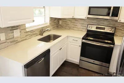 135 Village Circle, Jupiter, FL 33458 - Photo 4