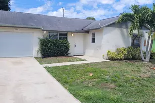 135 Village Cir, Jupiter, FL 33458 - Photo 2