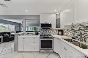 800 SW 19th St, Fort Lauderdale, FL 33315 - Photo 14