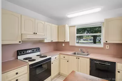 13988 Lake Lure Court, Miami Lakes, FL 33014 - Photo 10