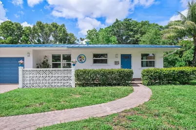 13988 Lake Lure Court, Miami Lakes, FL 33014 - Photo 2