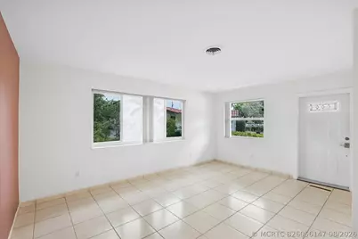 13988 Lake Lure Court, Miami Lakes, FL 33014 - Photo 4