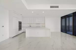 700 NE 24th St, Miami, FL 33137 - Photo 8