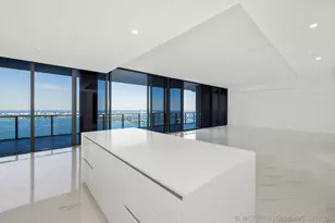 700 NE 24th St, Miami, FL 33137 - Photo 10
