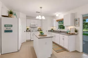 2538 12th Square SW, Vero Beach, FL 32968 - Photo 10