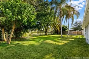 272 SW Carter Ave, Port Saint Lucie, FL 34983 - Photo 10