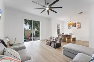 4414 Morgan Ln, Davie, FL 33328 - Photo 14