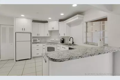 7 Greenway N #202, Royal Palm Beach, FL 33411 - Photo 6