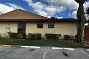 4326 Woodstock Dr, West Palm Beach, FL 33409 - Photo 6