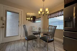 29 Flanders A, Delray Beach, FL 33484 - Photo 2