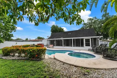 400 NW 98th Avenue, Pembroke Pines, FL 33024 - Photo 30