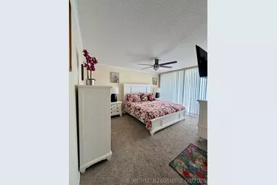 2425 Presidential Way #304, West Palm Beach, FL 33401 - Photo 6