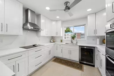1040 Crystal Lake Drive #4, Deerfield Beach, FL 33064 - Photo 2
